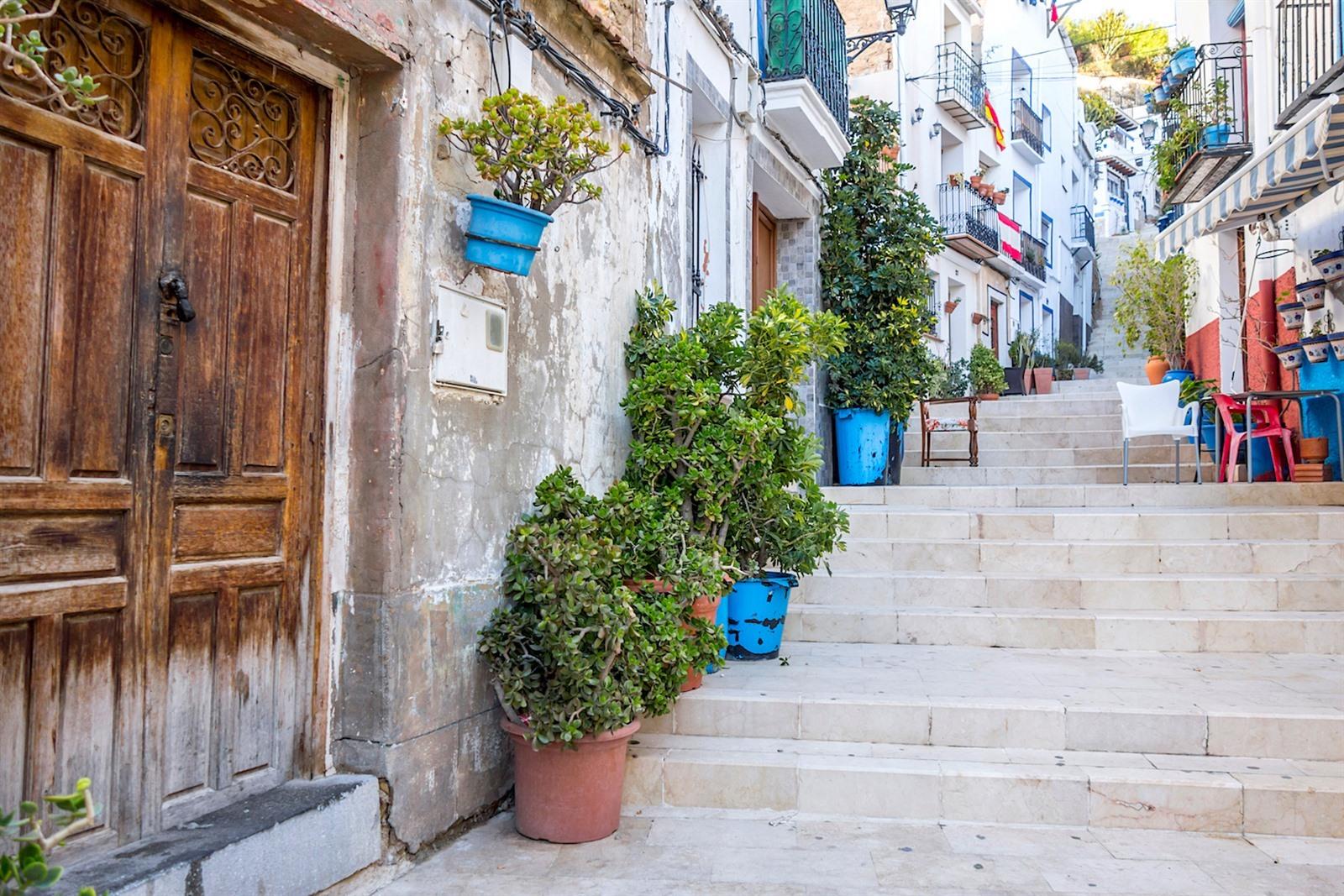 Historisch Spaans straatje in een mediterrane stad